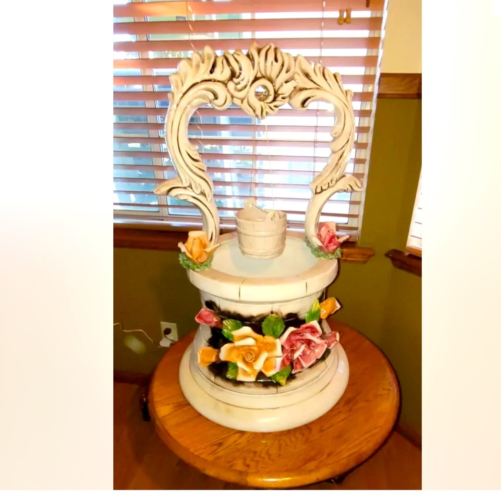 GORGEOUS & RARE EX LARGE VINTAGE  CAPODIMONTE WISHING WELL 27" X 17"